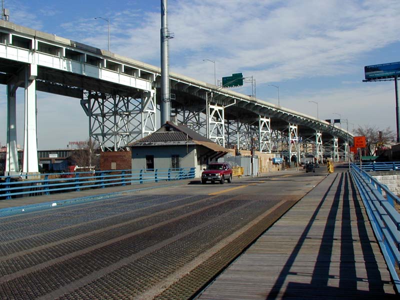 Borden Avenue Bridge